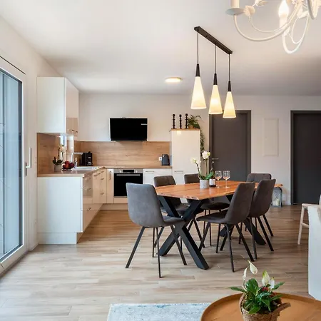 Ferienhaus Ebringen شقة *