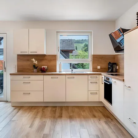 Ferienhaus Ebringen شقة *