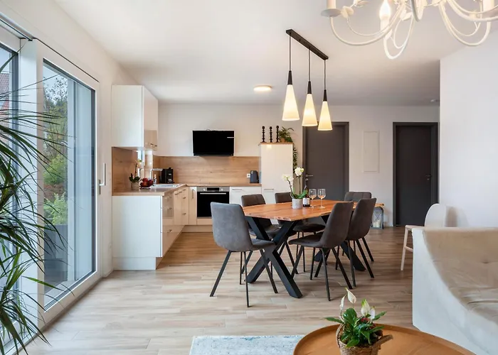 Ferienhaus Ebringen アパート *